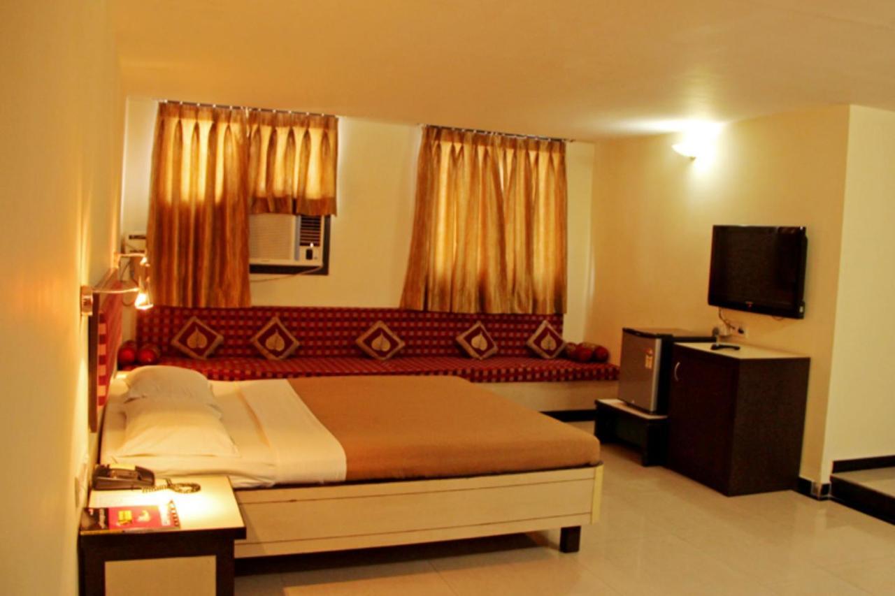Hotel Parklane Hyderabad Exterior photo