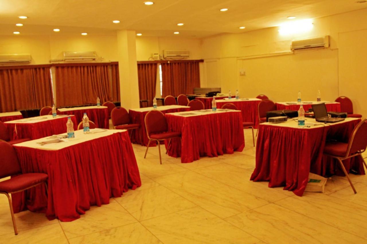 Hotel Parklane Hyderabad Exterior photo